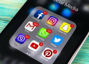 મંત્રીઓ-અધિકારીઓ સોશ્યલ મીડિયા પર કેટલાં એકટીવ?: વોચ…