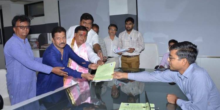 પૂનમબેન સામે મુળુ કંડોરીયા અને રાઘવજી સામે જયંતિ સભાયાએ ભર્યું નામાંકન પત્ર