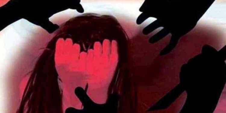 યુવતીને લઈ ગયા ફાર્મહાઉસમાં, પીવડાવ્યું કેફીપીણું અને…