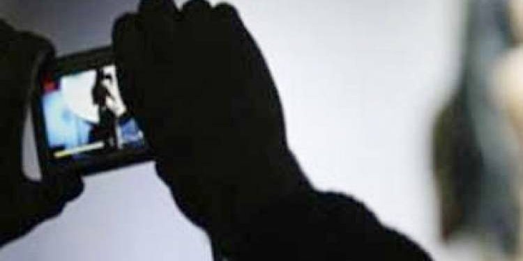 વધુ એક હનીટ્રેપનો કિસ્સો,યુવકના ફોટાઓ પાડી કરવામાં આવ્યો બ્લેકમેલ…