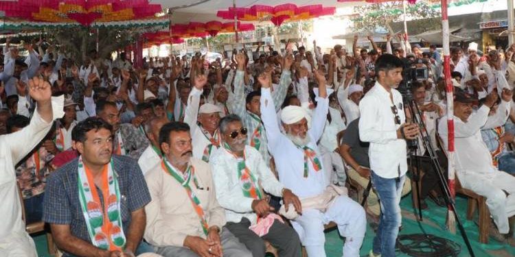 ખંભાળિયા જાહેરસભામાં મુળુભાઇના સમર્થનમાં ગામેગામથી લોકો ઉમટી પડ્યા