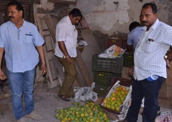 કેરીના પાંચ ગોડાઉનોમાં ચેકિંગ,પણ કઈ ના મળ્યું..