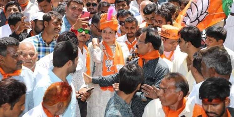 “કમળના નિશાન પર મત આપજો વ્યર્થ નહીં જાય”:પૂનમબેન માડમ