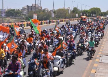 પૂનમબેન માડમનો શહેરમાં બીજા દિવસે પણ ભવ્ય રોડ શો