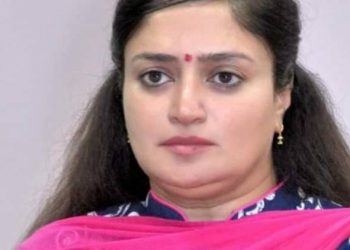 સાંસદ પૂનમબેન માડમની ભલામણની અસર, ઓખા-ગોરખપુર ટ્રેનને જામખંભાળીયા સ્ટોપ તો જગતમંદિર ખાતે રેલવે બુકીંગ કાઉન્ટર ફરી શરૂ