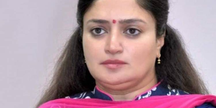 સાંસદ પૂનમબેન માડમની ભલામણથી યાત્રાધામ દ્વારકાના ફુલડોલ ઉત્સવના યાત્રીકો માટે થઇ સ્પેશ્યલ ટ્રેનની સુવિધા