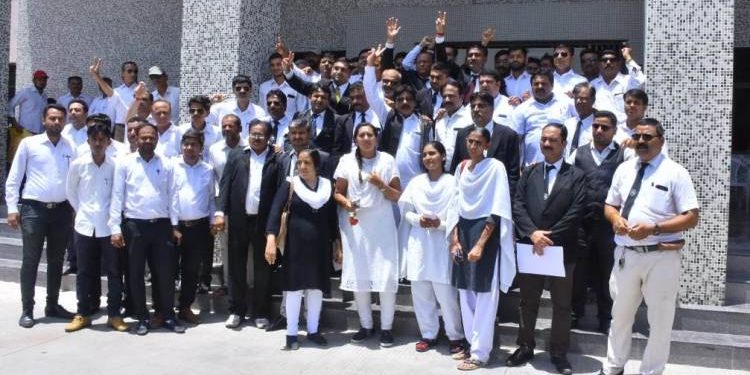 એડવોકેટ પ્રોટેક્શન એક્ટની માંગ સાથે વકીલોની રેલી અને આવેદનપત્ર