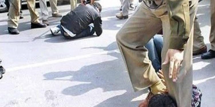 ગુંડા કરતા રાજ્યમાં પોલીસનો વધુ ત્રાસ..?