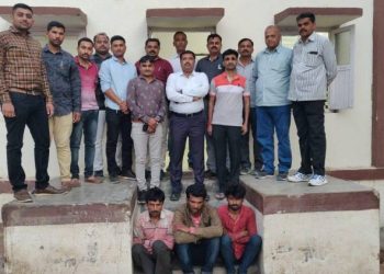 ચોરીનો માલ વેંચાણ કરે તે પહેલા જ ઝડપાયા અને ૧૯ ચોરીનો ખૂલ્યો ભેદ