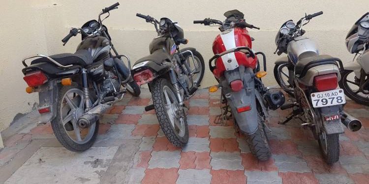 બાઇક ચોરી કરતો કિશોર લાગ્યો પોલીસને હાથ