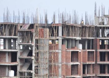 બે સમલૈંગિકો સબંધ બાંધવા નિર્માણધીન ઈમારતમાં ગયા અને દીવાલ તૂટતા નીચે પટકાયા…