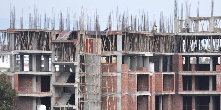 બે સમલૈંગિકો સબંધ બાંધવા નિર્માણધીન ઈમારતમાં ગયા અને દીવાલ તૂટતા નીચે પટકાયા…