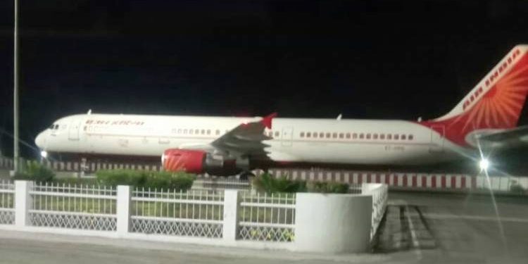 …અને એ વિમાનનું જામનગર એરપોર્ટ પર થયું ઈમરજન્સી લેન્ડિંગ