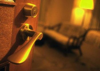 61 વર્ષના વૃદ્ધ બન્યા હનીટ્રેપનો શિકાર, ગેંગ દ્વારા 13 લાખ માંગવામાં આવ્યા બાદમાં..