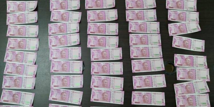 દિલ્હીની હોટેલમાં 2 દિવસમાં 1 કરોડથી વધુની 2000 ની નોટો થઇ તૈયાર અને અમદાવાદ પહોચી