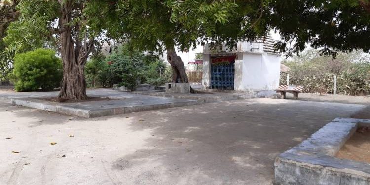 લાલપુરના રાફુદડ ગામે મંદિરના પ્રાંગણમાથી ચોરી અને મૂર્તિખંડિત કરતાં અજાણ્યા ઇસમો..