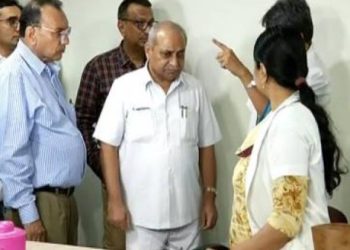 નીતિનભાઈ પટેલ એક ઓચિંતી મુલાકાત જામનગર જી.જી.હોસ્પિટલની પણ લેજો..