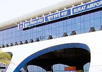 અંડરવેરમાં છુપાવેલ ૧૯ લાખનું સોનું ઝડપાયું..