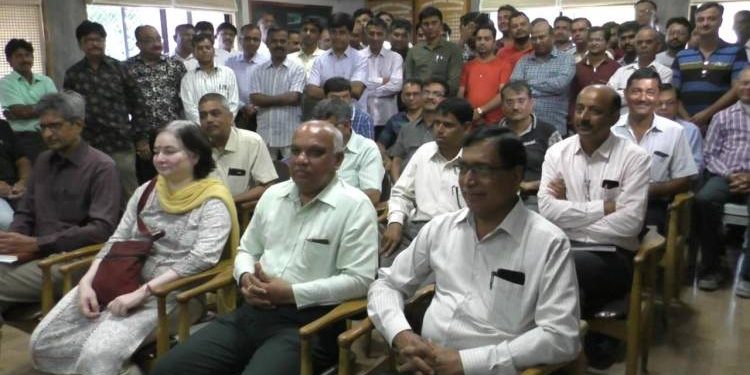 JMCના કર્મચારીઓ અને અધિકારીઓ એ કમિશ્નરને રજૂઆત કરી કે…