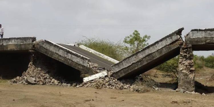 જ્યારે એકા-એક પુલ થયો ધરાશાયી…