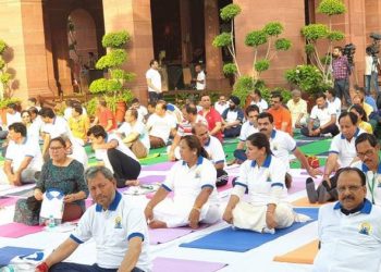 સાંસદ પૂનમબેન માડમે પાર્લામેન્ટ સંકૂલ ખાતે યોગ દિવસના કાર્યક્રમમાં લીધો ભાગ..