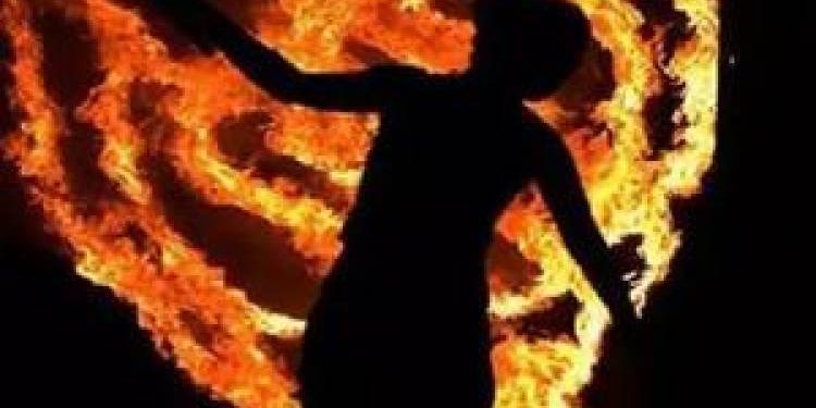 હત્યાના ઈરાદે…ઘરમાં આગ ચાંપી દેવામાં આવતા માતા અને 2 પુત્રો ગંભીર રીતે દાજી ગયા 