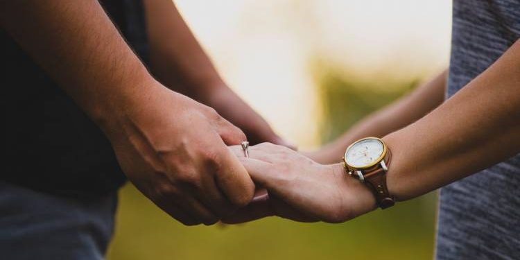 ફ્રેન્ડશીપ ક્લબમાં જોડાવવાના નામે 71 લોકો પાસેથી 40 લાખ જેટલી રકમ ભાઈ-બહેન સહિતની ટોળકીએ મળી આ રીતે ખાતાઓમાં ટ્રાન્સફર કરાવી