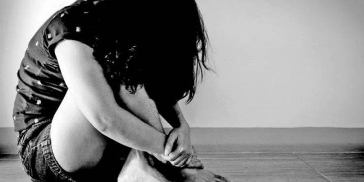 આઠ વર્ષે જયારે યુવતીના એ ફોટાઓને આધારે યુવકે કર્યું આવું…