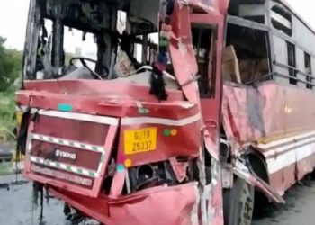 ટ્રક અને એસટી વચ્ચે અકસ્માત,૨ મોત ૧૬ ઘાયલ 