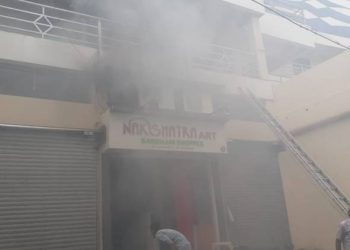 બાંધણીની દુકાનમાં આગ..મચી અફડાતફડી