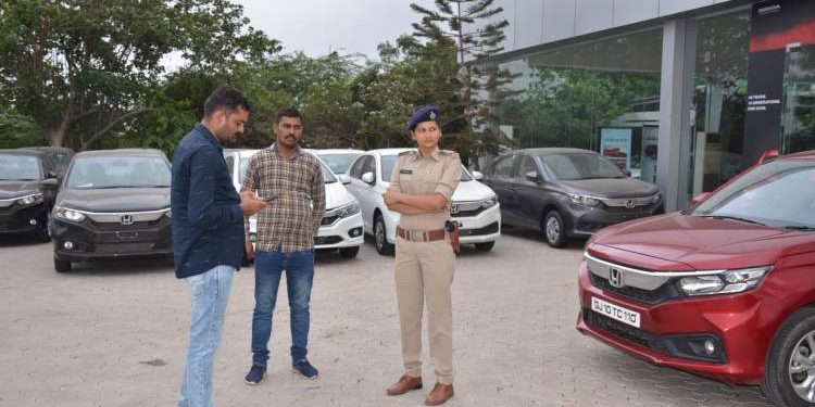 જામનગર:રાજકોટ હાઈવે પર આવેલા શોરૂમમાંથી લાખોની ચોરી