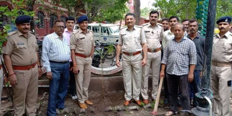 શહેર D.Y.S.P કચેરીમાં વૃક્ષારોપણ…