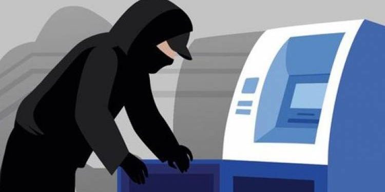 પૈસાની જરૂર હોવાથી સ્કુટરમાં રહેલા ડીસમીસ વડે ATM તોડવાનો પ્રયાસ કર્યો પણ…