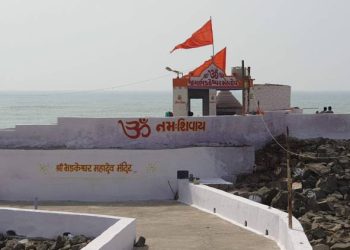 દ્વારકાના ભડકેશ્વર જતા ભાવિકો ઉપર ઝળુંબતુ જોખમ