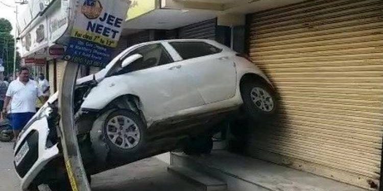 કારની આવી હાલત જોઈ છે.?