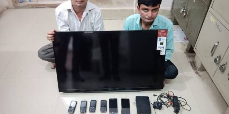 ભાનુશાળીવાડમા ચાલતા ક્રિકેટના સટ્ટા પર એલસીબીનો દરોડો