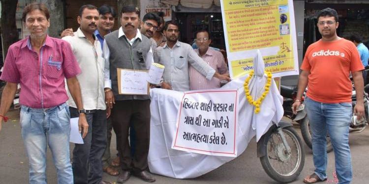 જામનગરમાં ટુ-વ્હીલરે કરી આત્મહત્યા.!