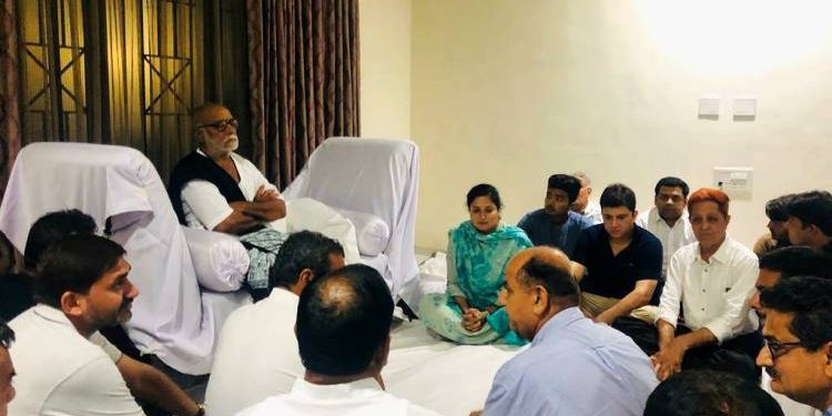 સાંસદ પૂનમબેન માડમના બંગલો પર પુ.મોરારીબાપુની પધરામણી