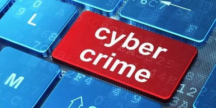 CYBER CRIME:વીમો રદ કરવાની ક્લિક કરીને  27,000 ઉપડી ગયા