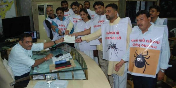 શહેરમાં ફેલાયો રોગચાળો આરોગ્યતંત્ર શું કરે છે વિપક્ષનો સવાલ