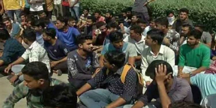 GPSCની ઓફિસ બહાર ધરણા, વિદ્યાર્થીઓ ઉગ્ર આંદોલનના મૂડમાં