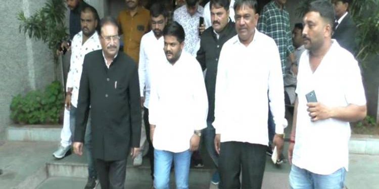 હાર્દિક પટેલ જામનગર કોર્ટ સમક્ષ થયો હાજર..