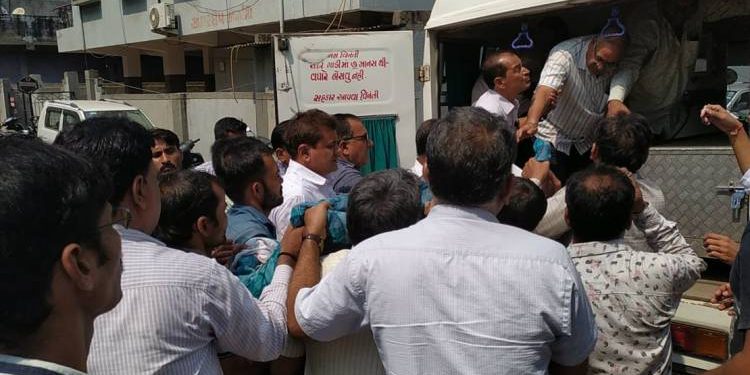 દિકરાને ફેસબૂક પર શ્રદ્ધાંજલિ પાઠવી માતા-પિતાએ ભર્યું આવું પગલું