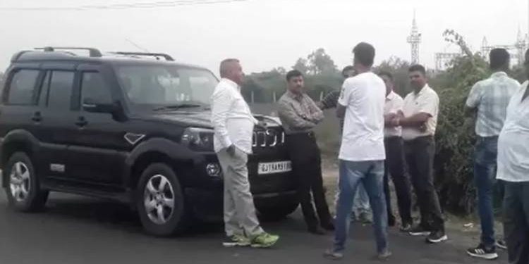 સસ્તી જમીનની લાલચ પડી મોંઘી, દલાલોએ યુવક સાથે કર્યું આવું…