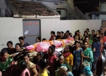 મહિલાઓએ કાઢી અનોખી નનામી, જાણીને તમને પણ લાગશે નવાઇ