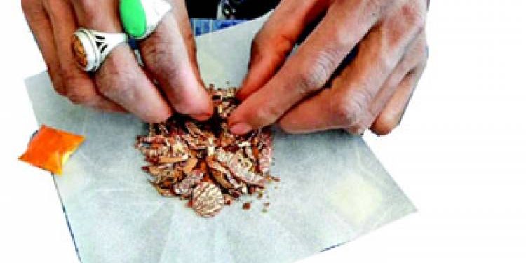 જામનગર શહેર અને ધ્રોલમાં બંધાણીઓને નહિ ખૂટે તમાકુનો જથ્થો કેમ કે…