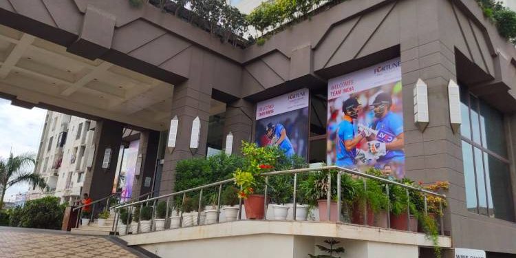 ભારત-બાંગ્લાદેશની ટીમના રાજકોટમાં ધામા, ચાહકોની ભીડ ઉમટી