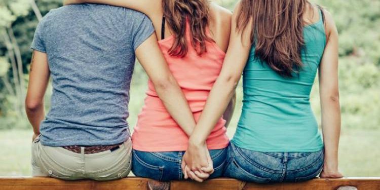 જયારે પત્નીને ખબર પડી કે પતિની પ્રેમિકા તેના સગા ફોઈની દીકરી છે..