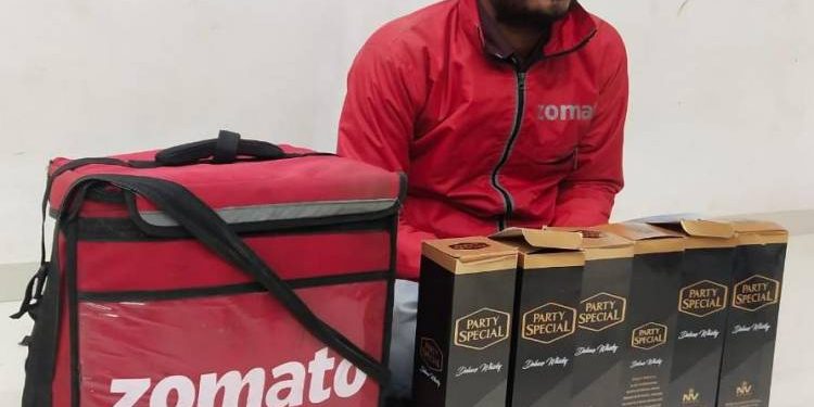 ફૂડની આડમાં દારૂની હોમ ડિલિવરી