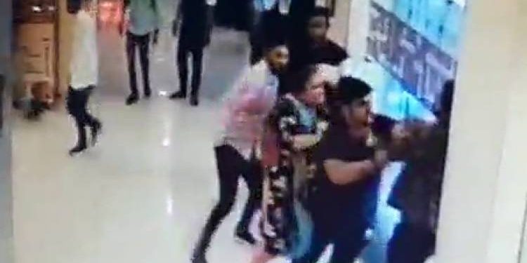 ફિલ્મ જોવા આવેલી કિશોરીની છેડતી, પરિવારને માર્યો ઢોર માર